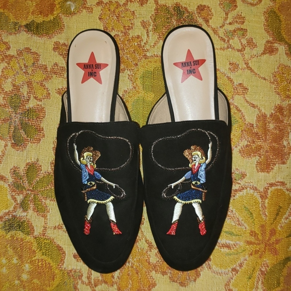 Cow Girl Slip Ons size 9